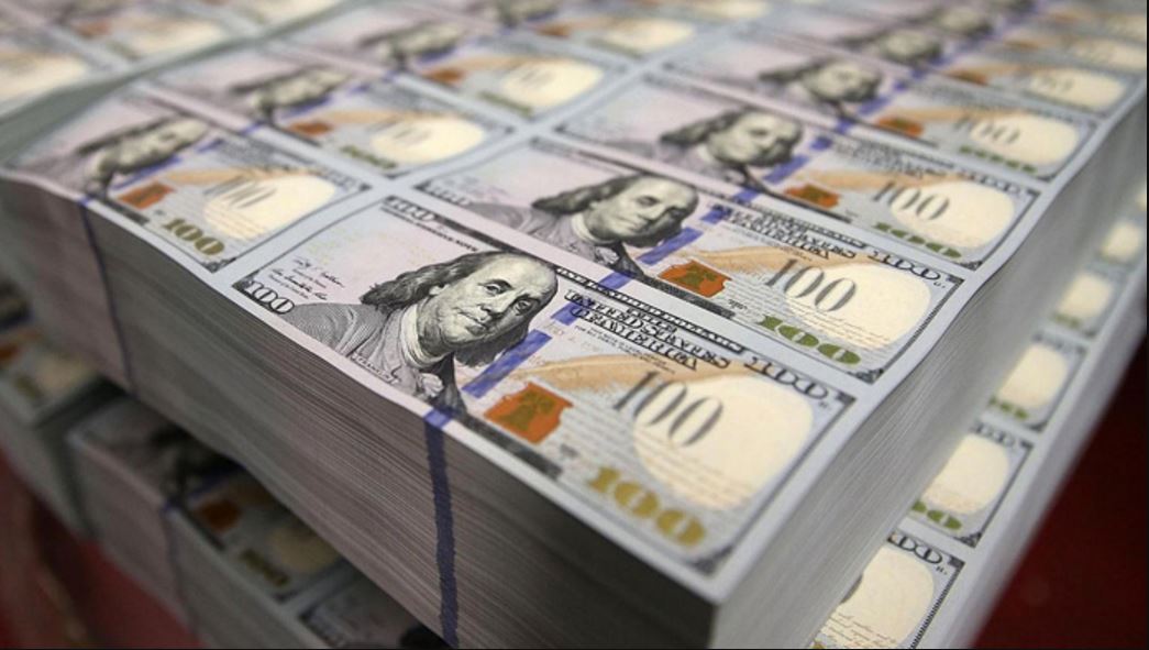 الدولار يرتفع بشكل كبير أمام الريال اليمني ويقترب من الـ600