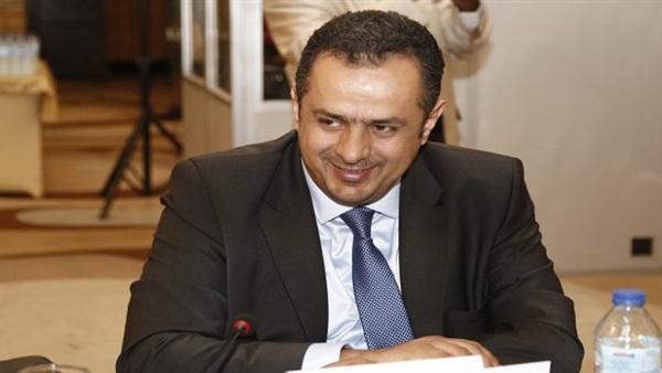 مسؤول حكومي يكشف عن إقالة “هادي” لـ”معين عبدالملك” وبعض وزرائه من رئاسة الحكومة اليمنية