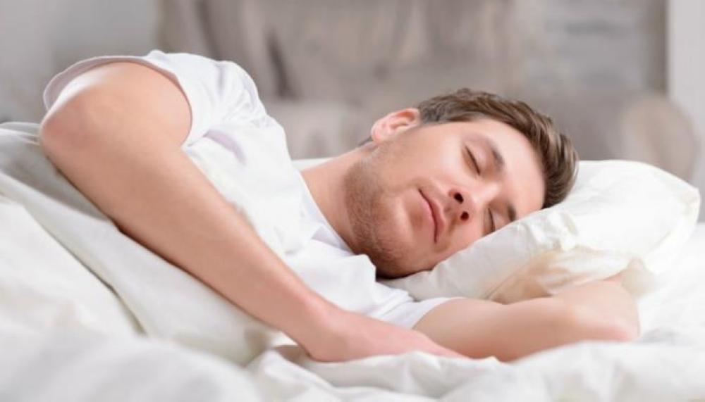 لأول مرة.. علماء يكشفون “فضلات الدماغ” أثناء النوم