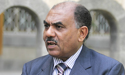 وفاة حسن اللوزي.. أخر وزير للإعلام في عهد صالح
