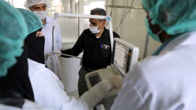 صورة تطعيم نحو 732 ألف شخص ضد كورونا في اليمن