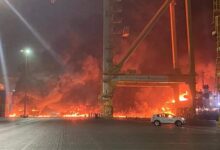 صورة شاهد.. اللقطات الأولى للانفجار العنيف في ميناء جبل علي النفطي في دبي