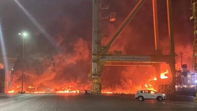 صورة شاهد.. اللقطات الأولى للانفجار العنيف في ميناء جبل علي النفطي في دبي